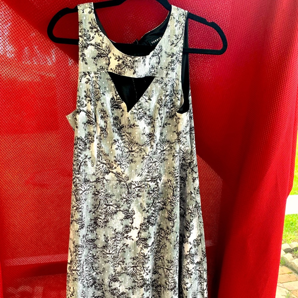 Torrid Black and white dress Size 12